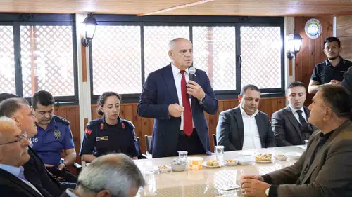 Yahyalı ilçe protokolü bayramlaşma töreninde bir araya geldi