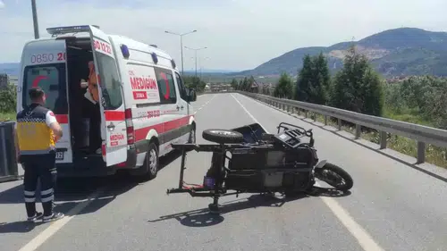 Manisa'da tır ve elektrikli motor çarpıştı 1 can kaybı