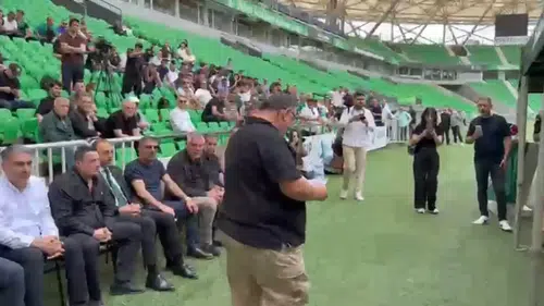Sakaryaspor kongresinde gerginlik çıktı seçim ertelendi