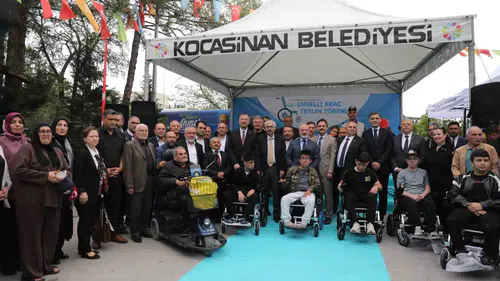 Kocasinan Belediyesi 22 engelli vatandaşa akülü araç hediye etti