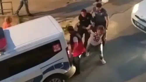 Kuşadası sokaklarında öfke nöbeti araçları hurdaya çevirdi