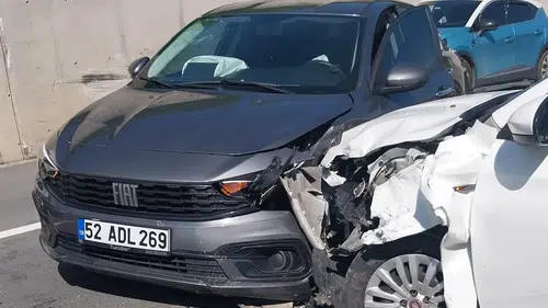 Ordu Ulubey’de üç araç birbirine girdi