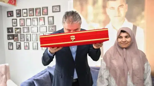 Eskişehir Valisi şehit ailesiyle bayramlaştı