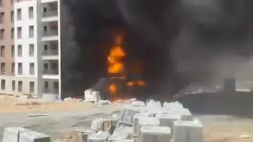 Arnavutköy'de şantiye yangını paniği