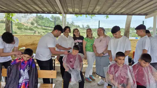 Mersinli öğrenciler miniklerin bayram sevincine ortak oldu
