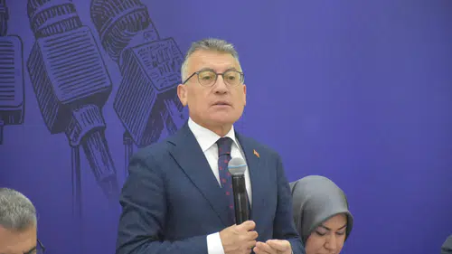Abdullah Güler'den CHP'deki mahkeme kararına ilişkin soğukkanlılık çağrısı
