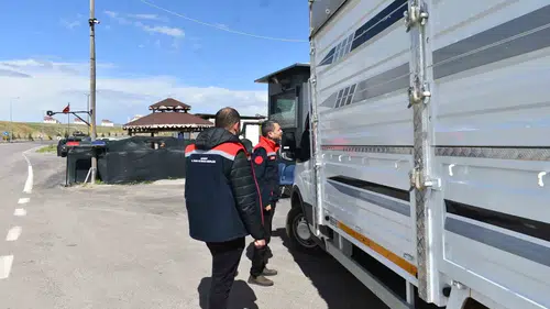 Bayburt yollarında Kurban Bayramı için hayvan denetimi mesaisi başladı
