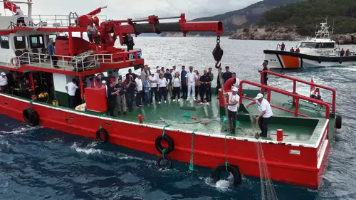 Antalya denizlerinde 500 metrelik ölüm tuzağı temizlendi