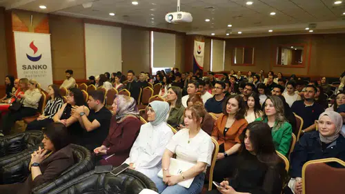 Hemşirelik mesleğinin geleceği değerler üzerinden tartışıldı