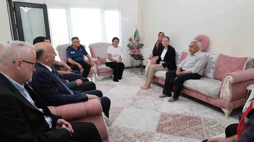 Nazilli Kaymakamı şehit ailelerine bayram ziyareti gerçekleştirdi