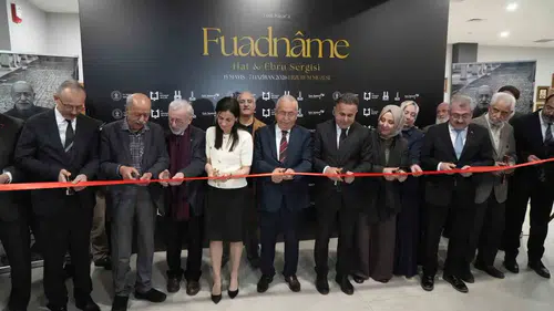Hat sanatının ustası Fuat Başar 50 yıllık birikimini Erzurum’da sergiliyor