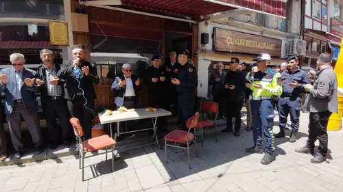 Mudurnu genç komutanını dualarla uğurladı