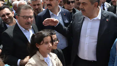 Bakan Tekin muhalefetteki gerilimi eleştirdi