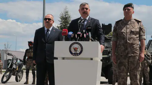 Bakan Çiftçi Özel Harekat merkezinde bayram mesaisini ziyaret etti