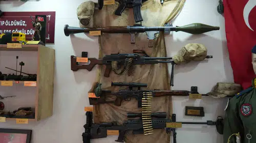 Gazi Yaşar Saral evini ve içindeki tarih müzesini vakfetti