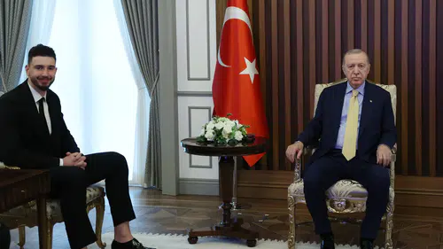 Cumhurbaşkanı Erdoğan basketbolun yıldızı Alperen Şengün ile görüştü