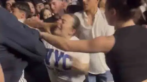 Bursa'daki konser alanında gençlerin kavgası paniğe neden oldu