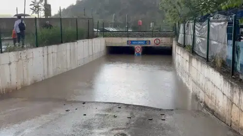 Kırıkkale sağanak yağışla felç oldu