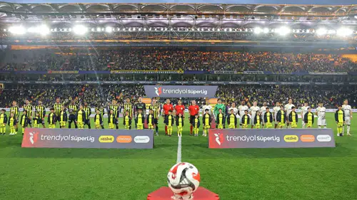 Fenerbahçe evinde şok yaşadı Eyüpspor ilk yarıyı önde kapattı