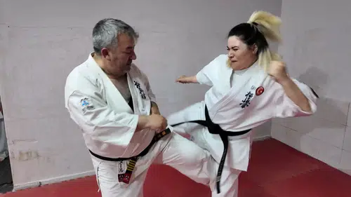 Bursa’da üç kuşak karate tutkusu