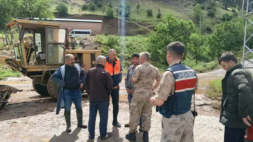 İslahiye’de dereler taştı evleri su bastı