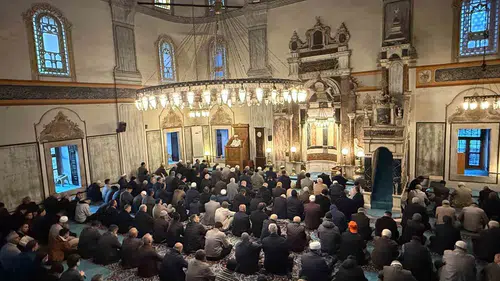 Yozgat güne Çapanoğlu Camisi’nde bayram coşkusuyla başladı
