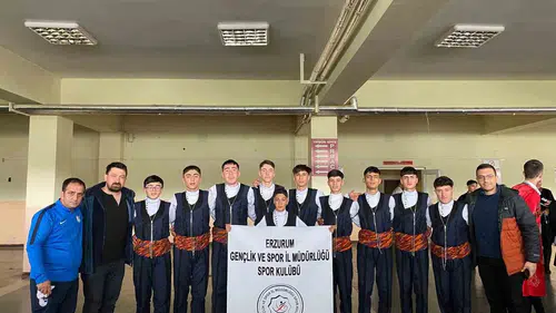 Erzurum halk oyunlarında bölge şampiyonluğunu kimseye bırakmadı