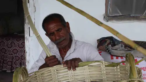 Adana'da asırlık el emeği sepetçilik plastik ürünlere yenik düşüyor