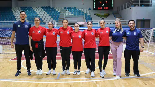Kayserili sporcular Konya’dan kupa ile döndü
