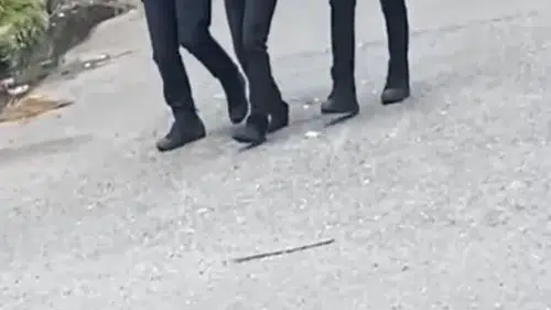 Sultangazi’de korku dolu saatler Polis eve merdivenle girdi