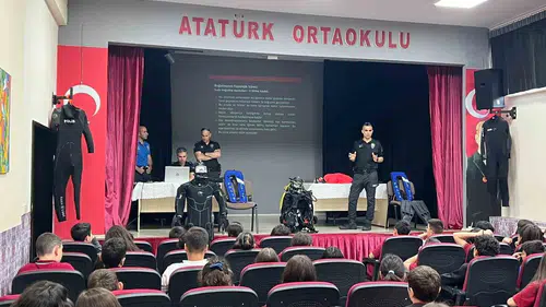 Bursa'da öğrencilere deniz güvenliği eğitimi verildi