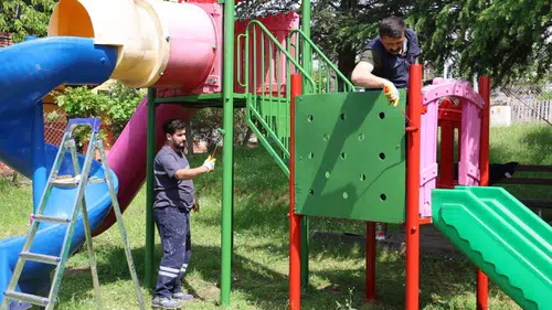 Kartepe’de çocuk parkları baştan aşağı yenileniyor