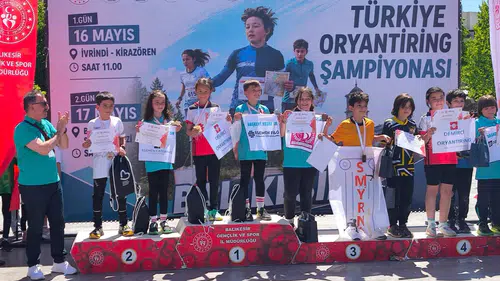 Manisalı genç sporcular Balıkesir'den madalyalarla döndü