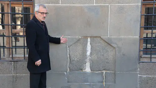 Diyarbakır Ulucami duvarındaki iki boşluk kayıp bir tarih mı?