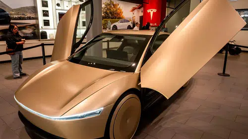 Tesla robotaksi yarışında rakiplerinin çok gerisinde kaldı