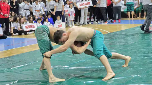 Yozgat 19 Mayıs coşkusunu spor gösterileriyle meydanlara taşıdı