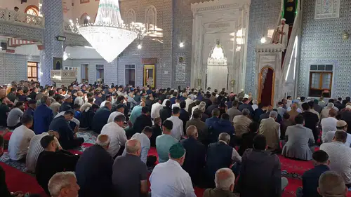 Şanlıurfa Balıklıgöl’de bayram namazı bereketi