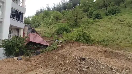 Osmaniye Bahçe’de şiddetli yağış yamaçları çökertti