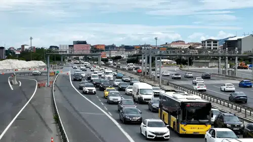 İstanbul yolunda bayram dönüşü çilesi başladı