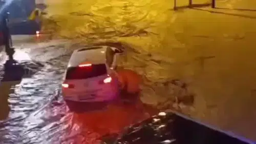 Reyhanlı'da şiddetli sağanak evleri sular altında bıraktı