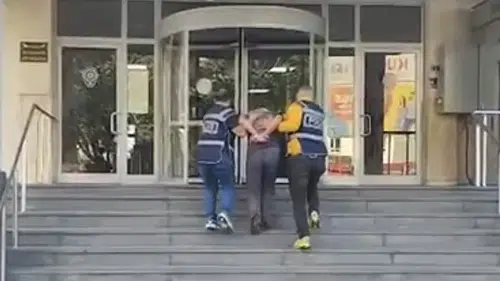 Kayseri polisi 77 yıl hapis cezası olan firariyi saklandığı evde yakaladı