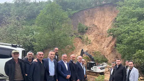 Giresun'da toprak kayması evleri tehdit ediyor