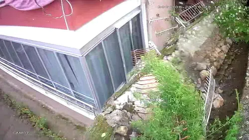Amasya'da dev duvarın çöküşü saniye saniye kameraya yansıdı