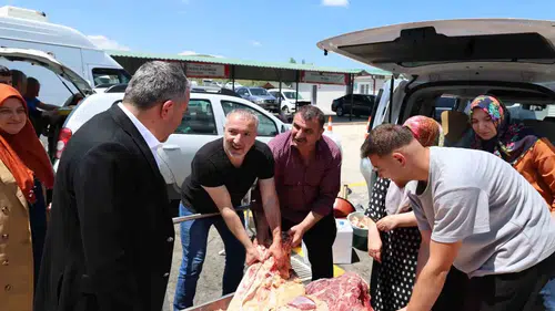 Pursaklar Belediyesi kurban kesim alanında düzeni sağladı