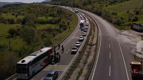 Bayram dönüşü Kemikli Rampaları trafiğinde uzun araç kuyrukları oluştu