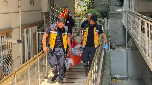 Avcılar'da evinde yere düşen yaşlı kadın yardım çığlığıyla kurtuldu