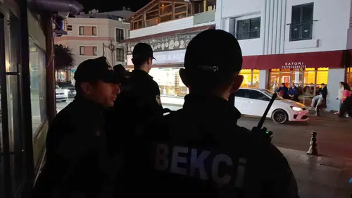 Tekirdağ'da gece yarısı öğrenci mahallesinde geniş çaplı kimlik kontrolü