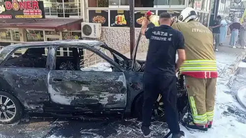Reyhanlı’da park halindeki araçtan geriye sadece hurda yığını kaldı