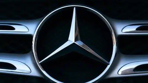 Mercedes-Benz'den kritik karar: 144 bin araç servise çağrılıyor