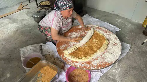 Bursa'nın bayram sofralarını süsleyen asırlık taş fırın lezzeti